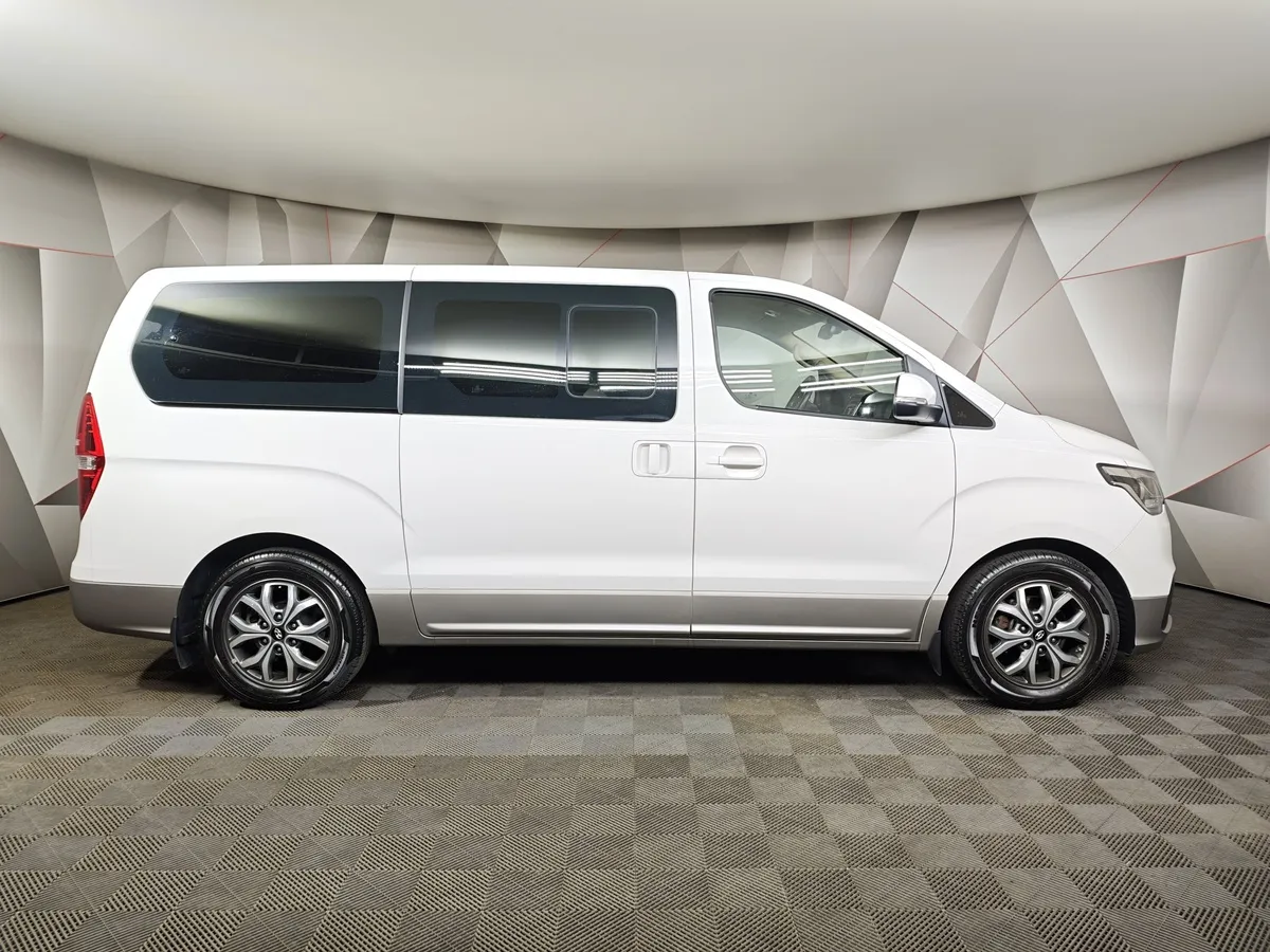Hyundai H-1 2.5 CRDi - 5AT (170 л.с.) Business Белый в АВИЛОН. Слайд №6