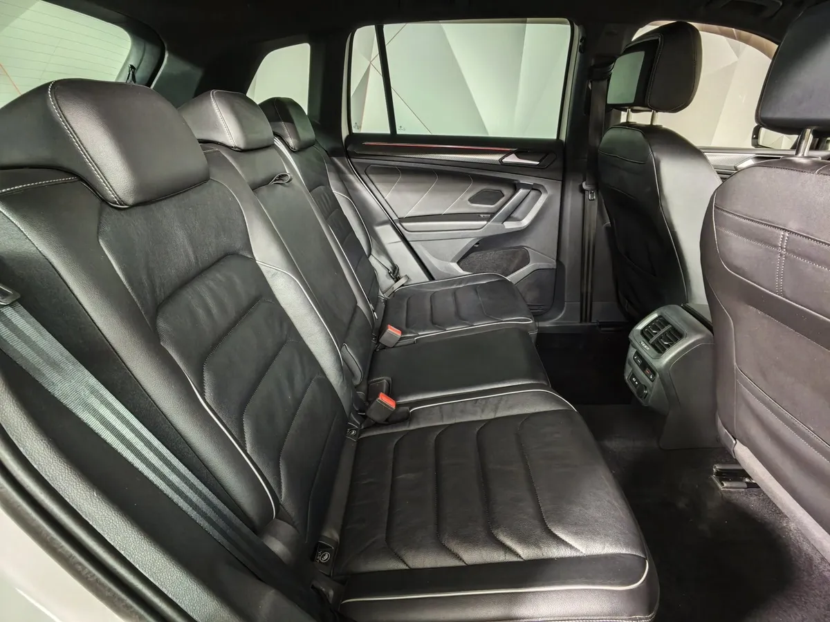 Volkswagen Tiguan 2.0 TSI 4Motion DSG (220 л.с.) R-Line Белый в АВИЛОН. Слайд №16