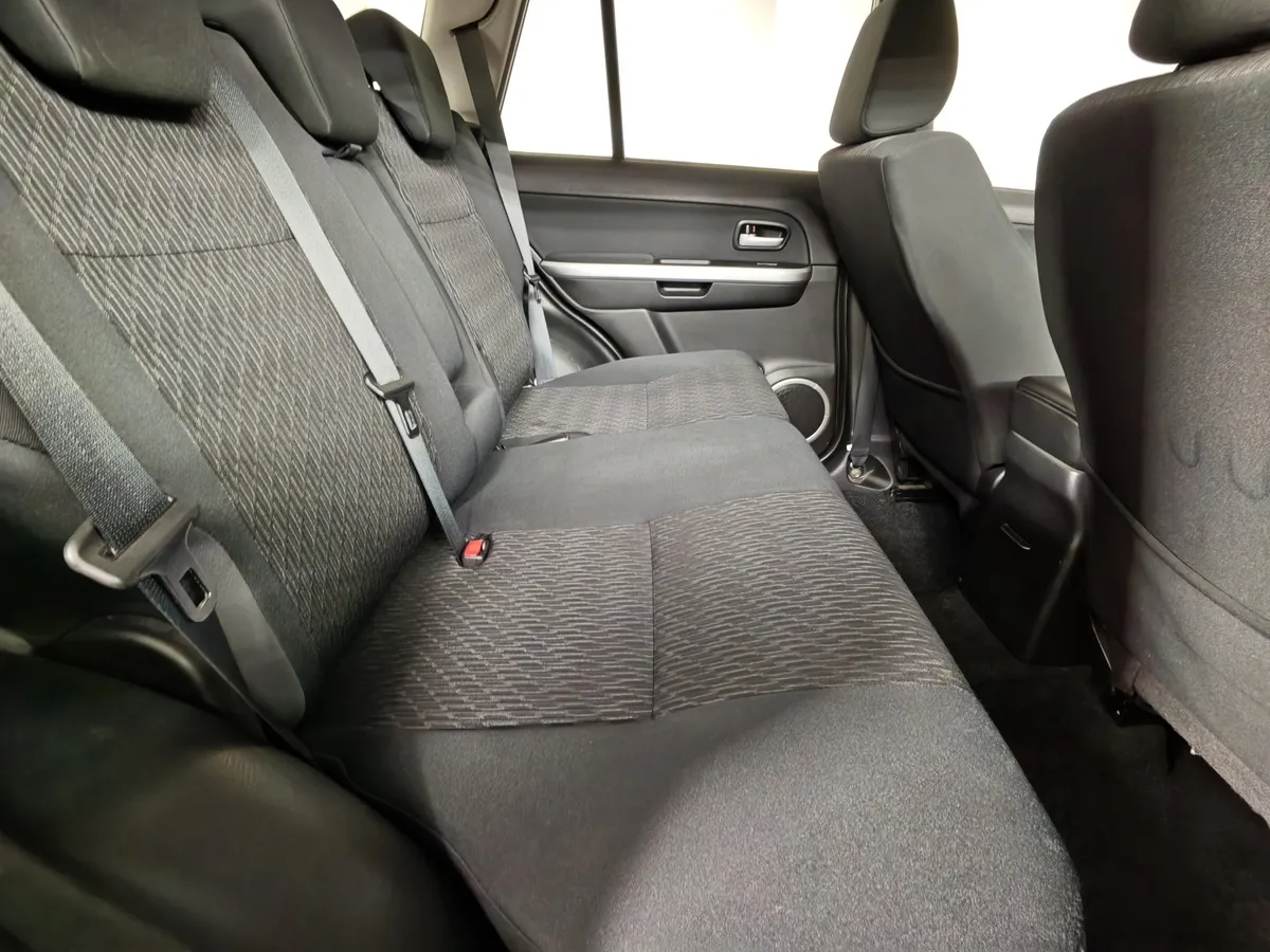 Suzuki Grand Vitara 2.0 AT AWD (140 л.с.) Черный в АВИЛОН. Слайд №16
