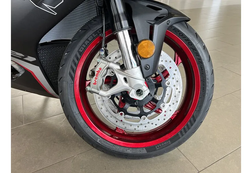 QJMOTOR SRK 921 RR 921 см³ (129 л.с.) (129) 921 Черный в АВИЛОН. Слайд №15