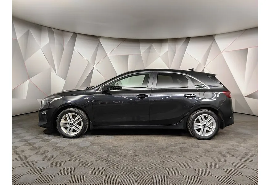 Kia Ceed 1.6 AT (129 л.с.) Classic Черный в АВИЛОН. Слайд №5