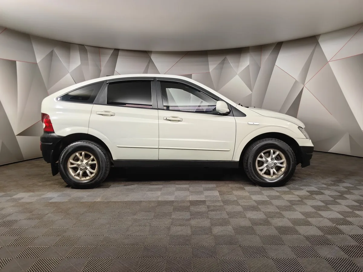 SsangYong Actyon 2.0 TD MT 2WD (141 л.с.) Белый в АВИЛОН. Слайд №6