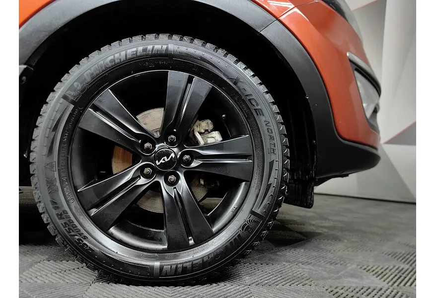 Kia Sportage 2.0 AT 4WD (150 л.с.) Luxe Оранжевый в АВИЛОН. Слайд №9