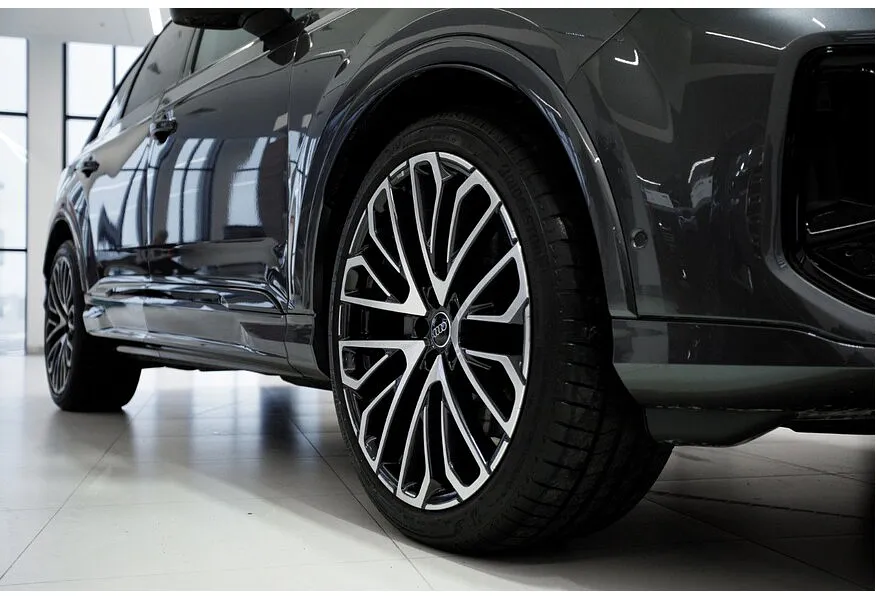 Audi Q7 55 3.0 TFSI tiptronic quattro (340 л.с.) Серый в АВИЛОН. Слайд №16