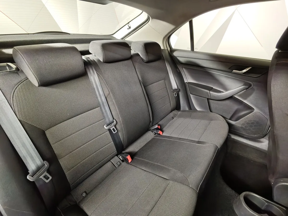 Skoda Rapid 1.4 TSI DSG (122 л.с.) Белый в АВИЛОН. Слайд №16