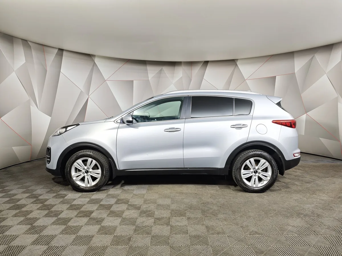 Kia Sportage 2.0 AT (150 л.с.) Серебристый в АВИЛОН. Слайд №5