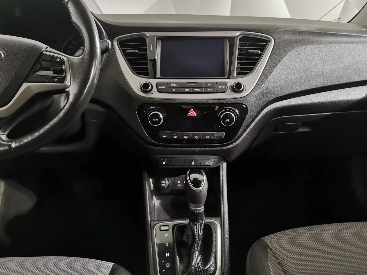 Hyundai Solaris 1.6 AT (123 л.с.) Elegance + Prestige Красный в АВИЛОН. Слайд №15