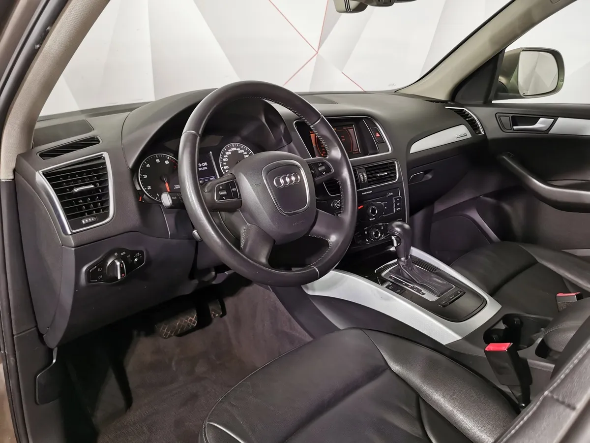 Audi Q5 2.0 TFSI tiptronic quattro (211 л.с.) Бежевый в АВИЛОН. Слайд №18