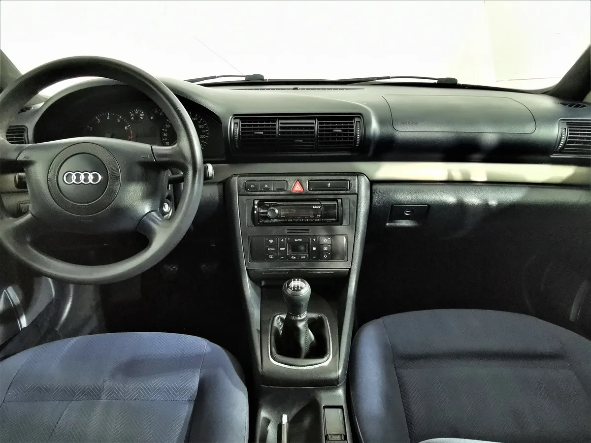 Audi A4 1.6 MT (101 л.с.) Белый в АВИЛОН. Слайд №13