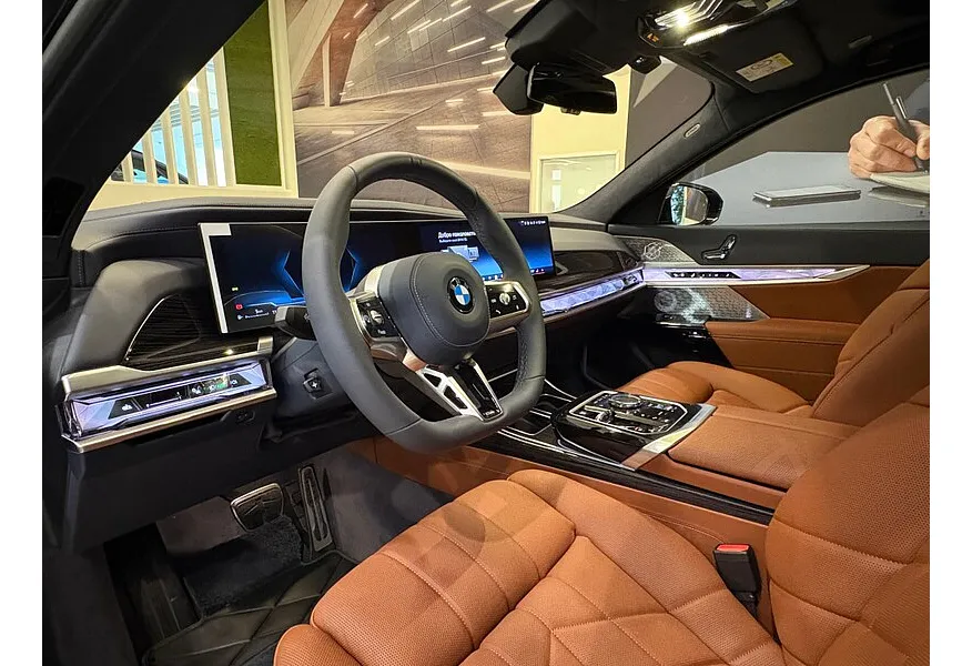 АВИЛОН - BMW 7 серия 740d xDrive Steptronic (286 л.с.) Черный - slide 5