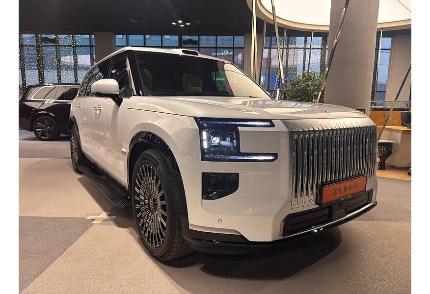 Zeekr 9X 2.0h AT 4WD (1177 л.с.) Max Белый в АВИЛОН. Слайд №1
