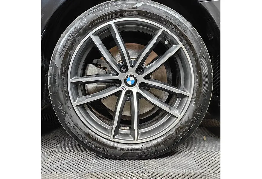 BMW 5 серия 520d xDrive Steptronic (190 л.с.) Base (Локальная сборка) Черный в АВИЛОН. Слайд №7