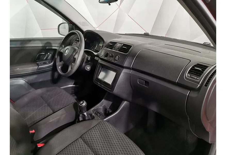Skoda Fabia 1.4 MT (125 л.с.) Красный в АВИЛОН. Слайд №13