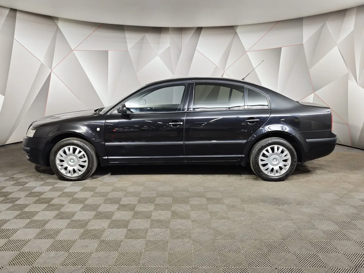 Skoda Superb 1.8T MT (150 л.с.) Черный в АВИЛОН. Слайд №5