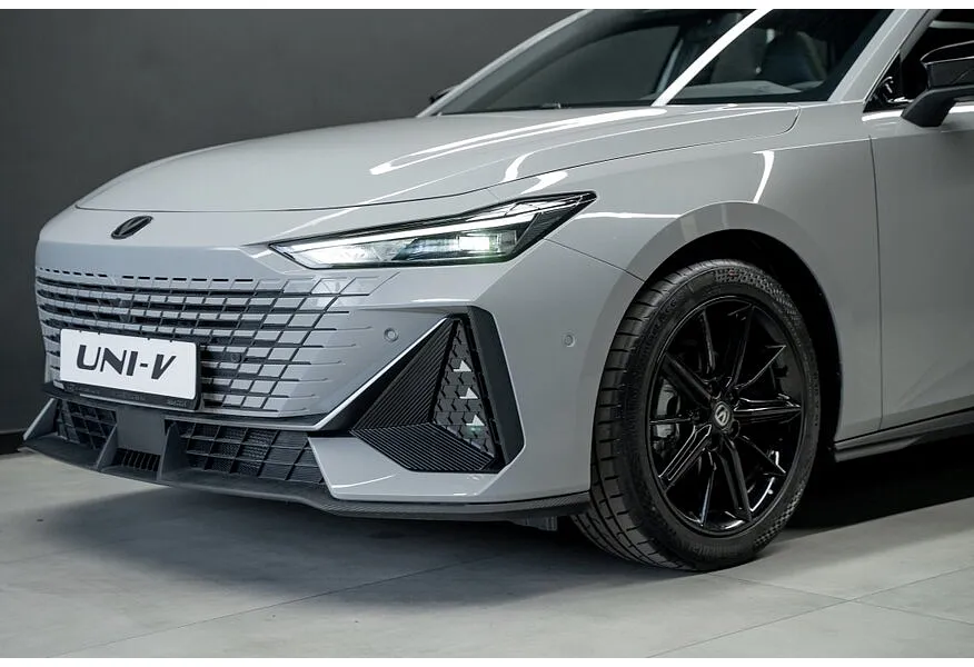 Changan UNI-V 1.5 AMT (181 л.с.) Tech Серый в АВИЛОН. Слайд №13