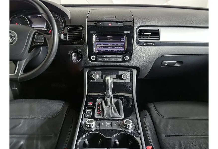 Volkswagen Touareg 3.0 TDI Tiptronic 4Motion (204 л.с.) Белый в АВИЛОН. Слайд №15