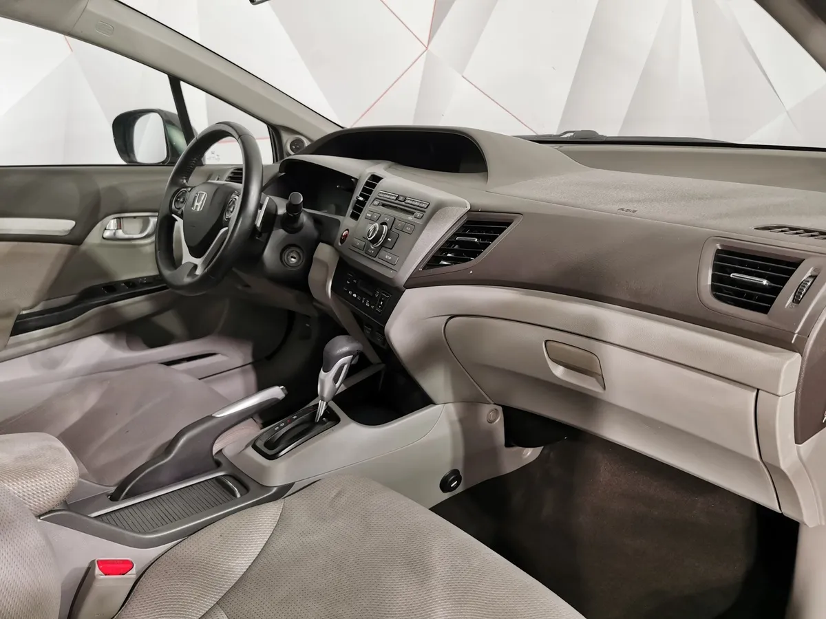 Honda Civic 1.8 AT (142 л.с.) Черный в АВИЛОН. Слайд №12