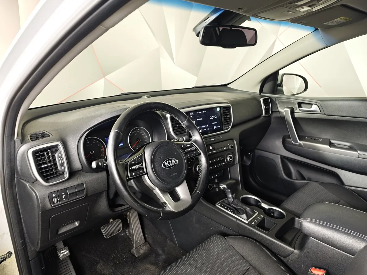 Kia Sportage 2.0 MPI AT 4WD (150 л.с.) Luxe Белый в АВИЛОН. Слайд №19