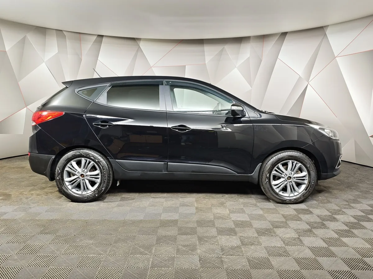 Hyundai ix35 2.0 AT 4WD (150 л.с.) Comfort Черный в АВИЛОН. Слайд №6