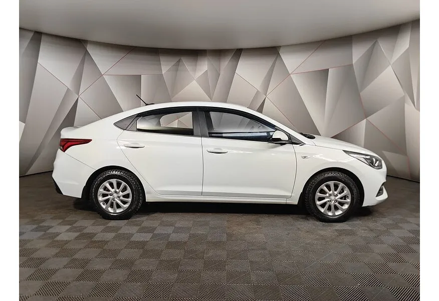 Hyundai Solaris 1.6 MT (123 л.с.) Comfort Белый в АВИЛОН. Слайд №6