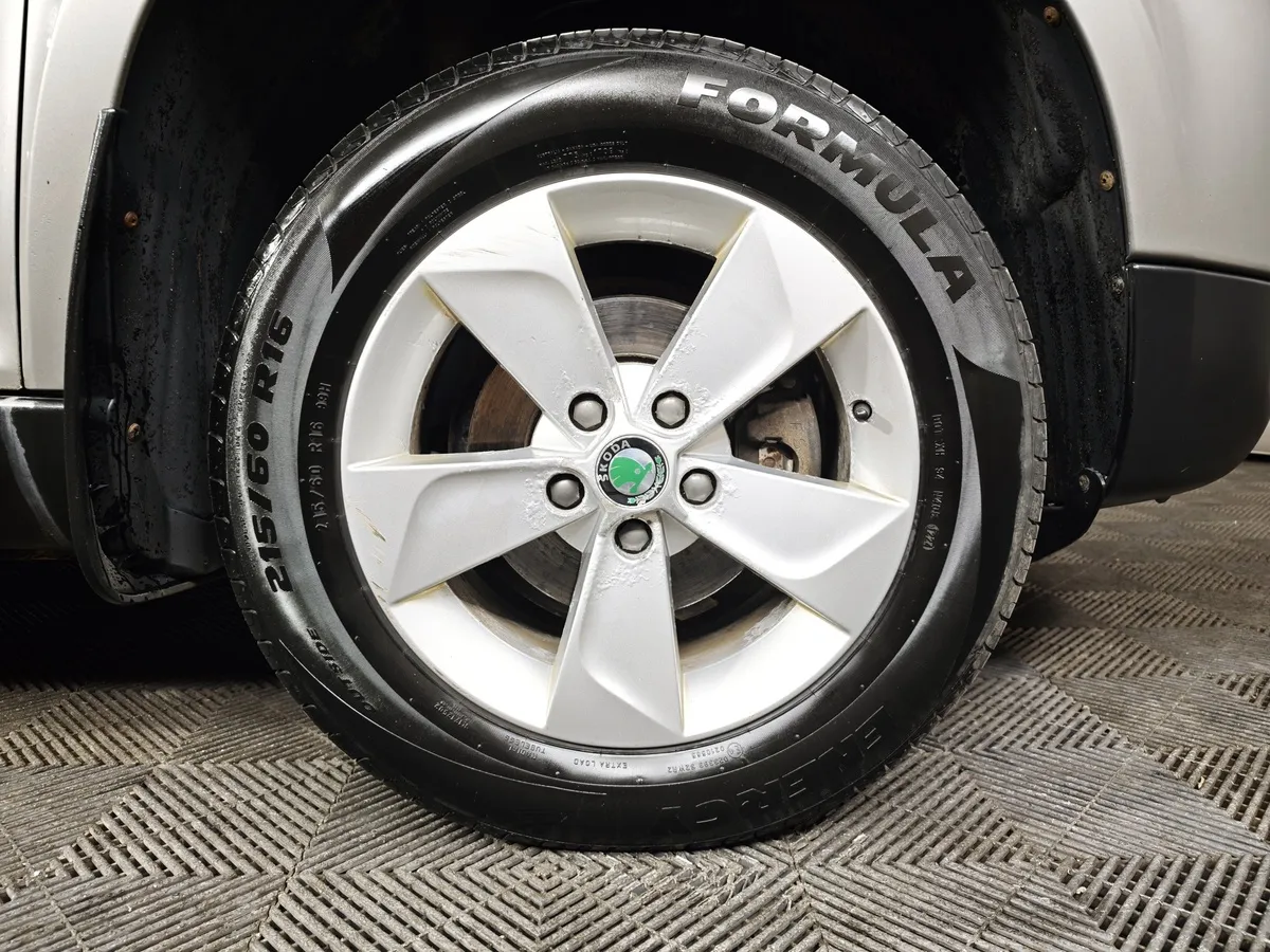 Skoda Yeti 1.2 TSI DSG (105 л.с.) Active Бежевый в АВИЛОН. Слайд №9