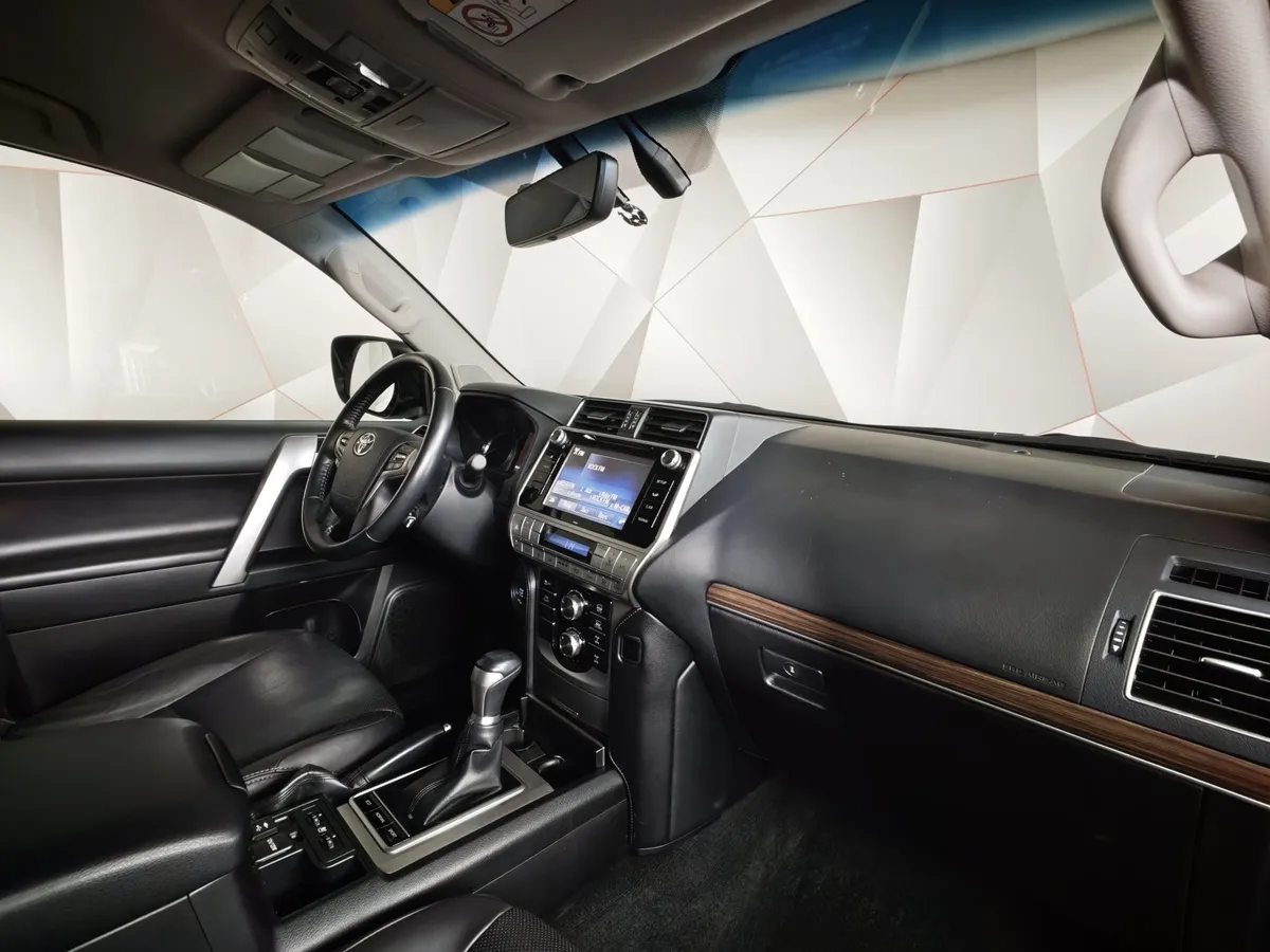 Toyota Land Cruiser Prado 2.8 D AT 4WD (5 мест) (177 л.с.) Комфорт Черный в АВИЛОН. Слайд №12
