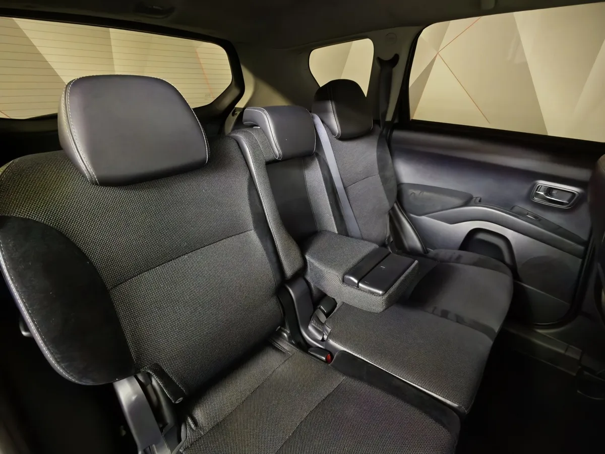 Citroen C-Crosser 2.4 CVT 4WD (170 л.с.) Серый в АВИЛОН. Слайд №16