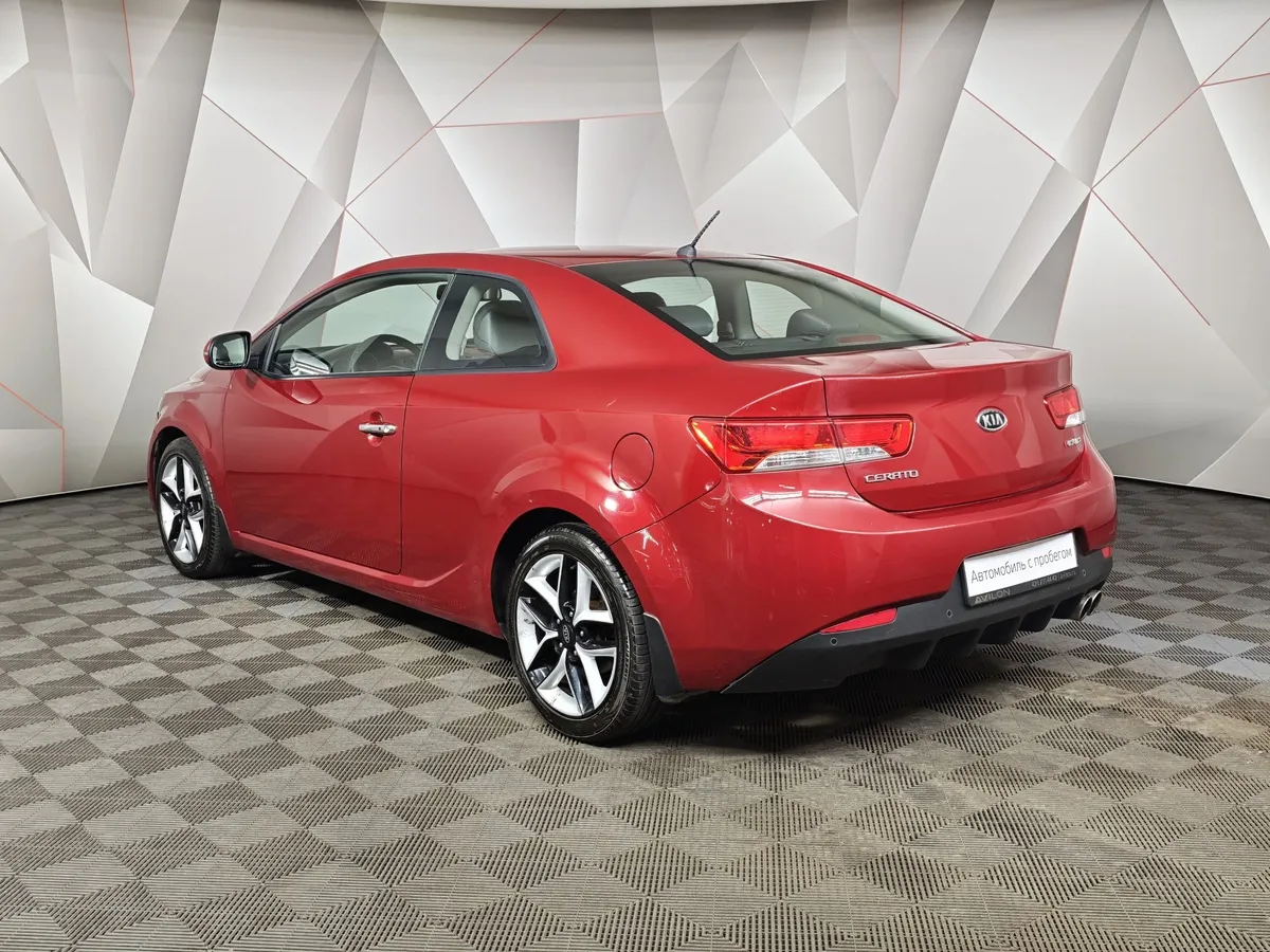 Kia Cerato 2.0 AT (150 л.с.) Luxe Красный в АВИЛОН. Слайд №4
