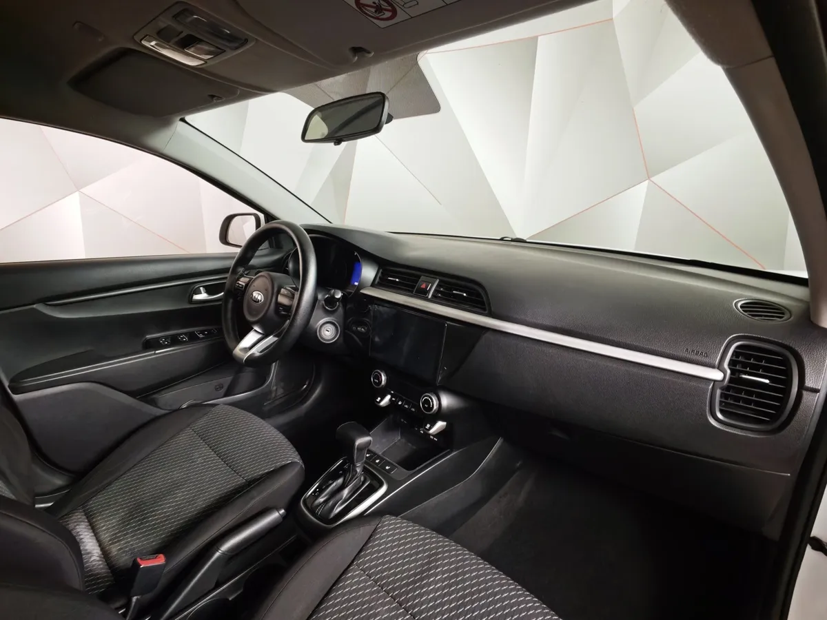 Kia Rio 1.6 AT (123 л.с.) Белый в АВИЛОН. Слайд №13