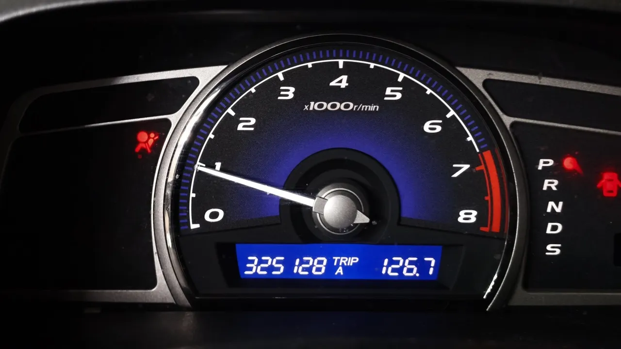 Honda Civic 1.8 AT (142 л.с.) Красный в АВИЛОН. Слайд №12