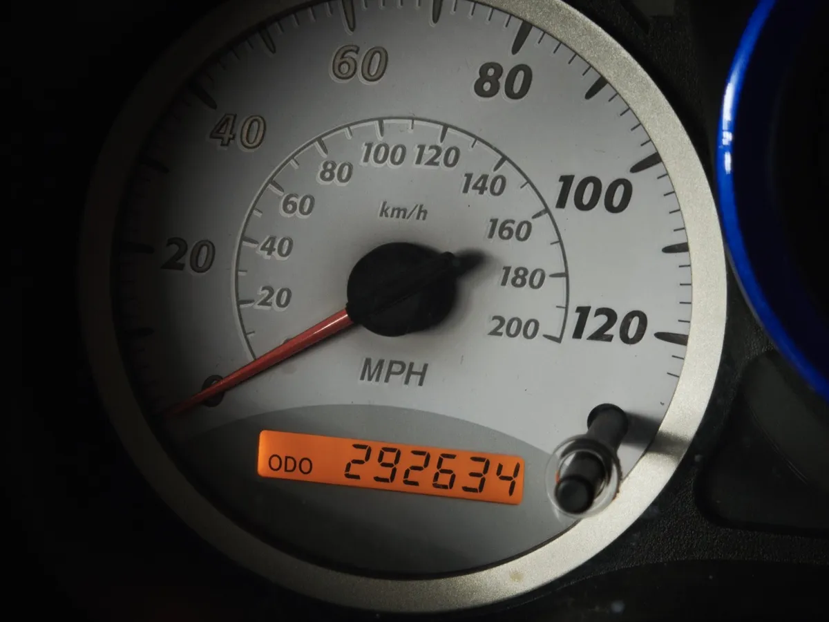 Toyota RAV4 2.4 AT FWD (163 л.с.) Черный в АВИЛОН. Слайд №16
