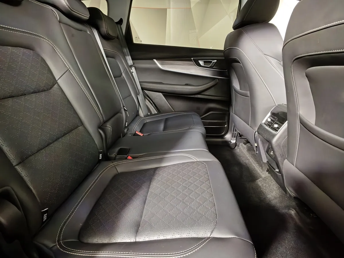 Chery Tiggo 8 1.5 AMT (147 л.с.) Prestige Серый в АВИЛОН. Слайд №16