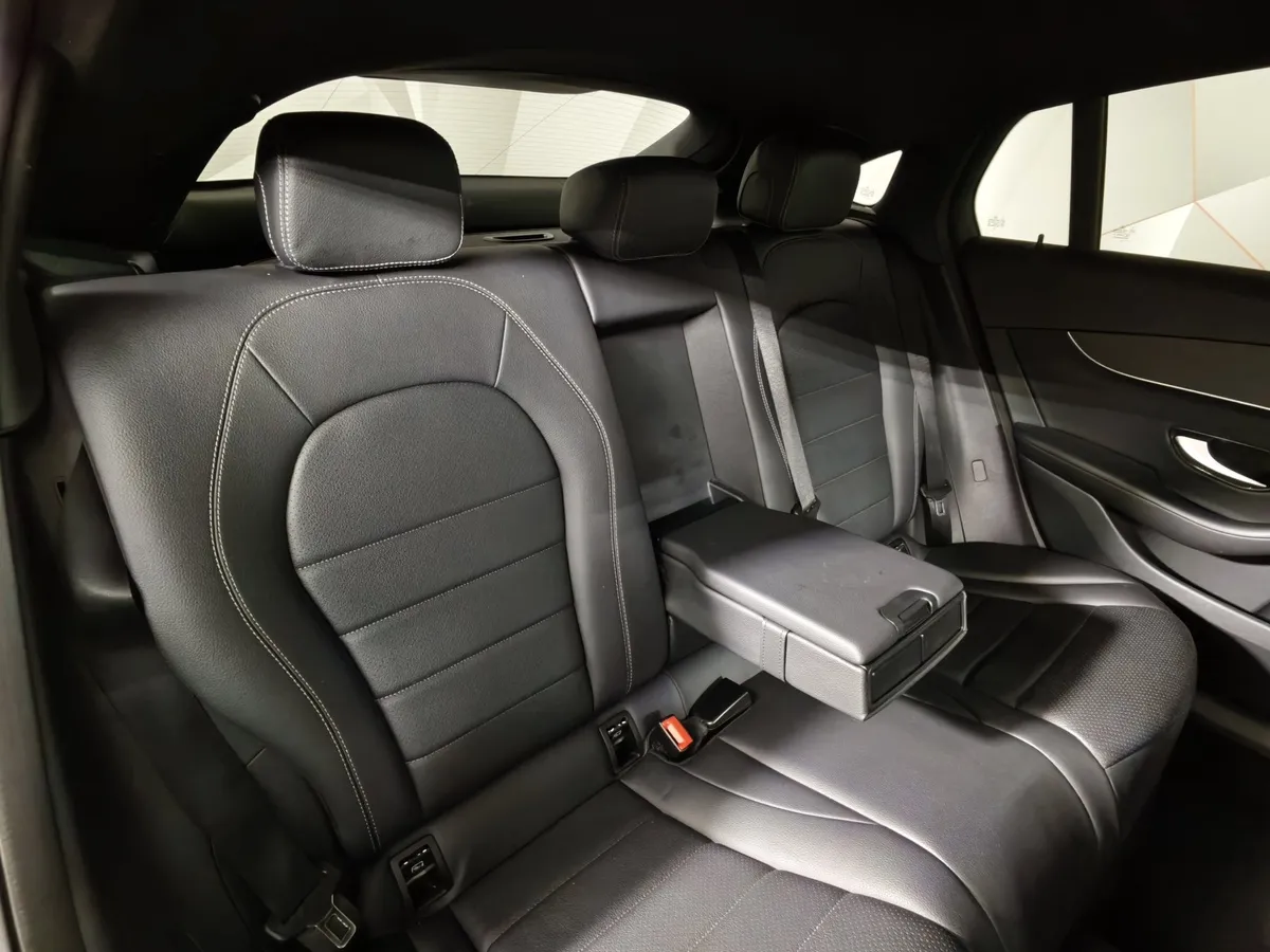 Mercedes-Benz GLC Купе 300 9G-TRONIC 4MATIC (245 л.с.) Sport Серый в АВИЛОН. Слайд №17