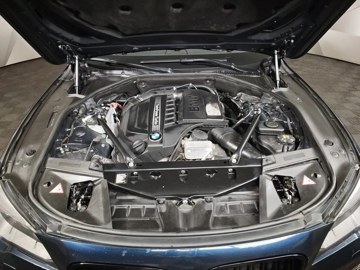 BMW 7 серия 740i AT (320 л.с.) Синий в АВИЛОН. Слайд №10