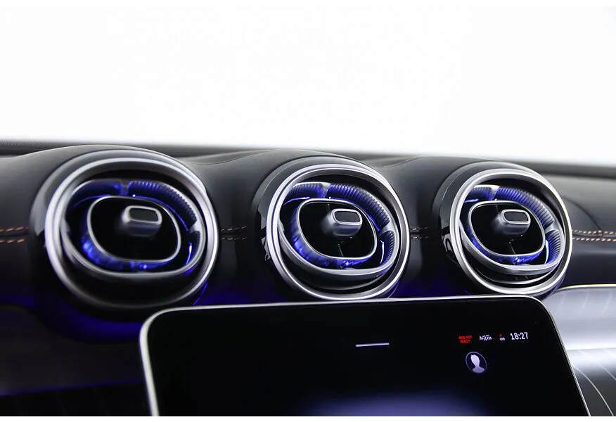 Mercedes-Benz GLC 300 4MATIC 9G-TRONIC (258 л.с.) Белый в АВИЛОН. Слайд №10