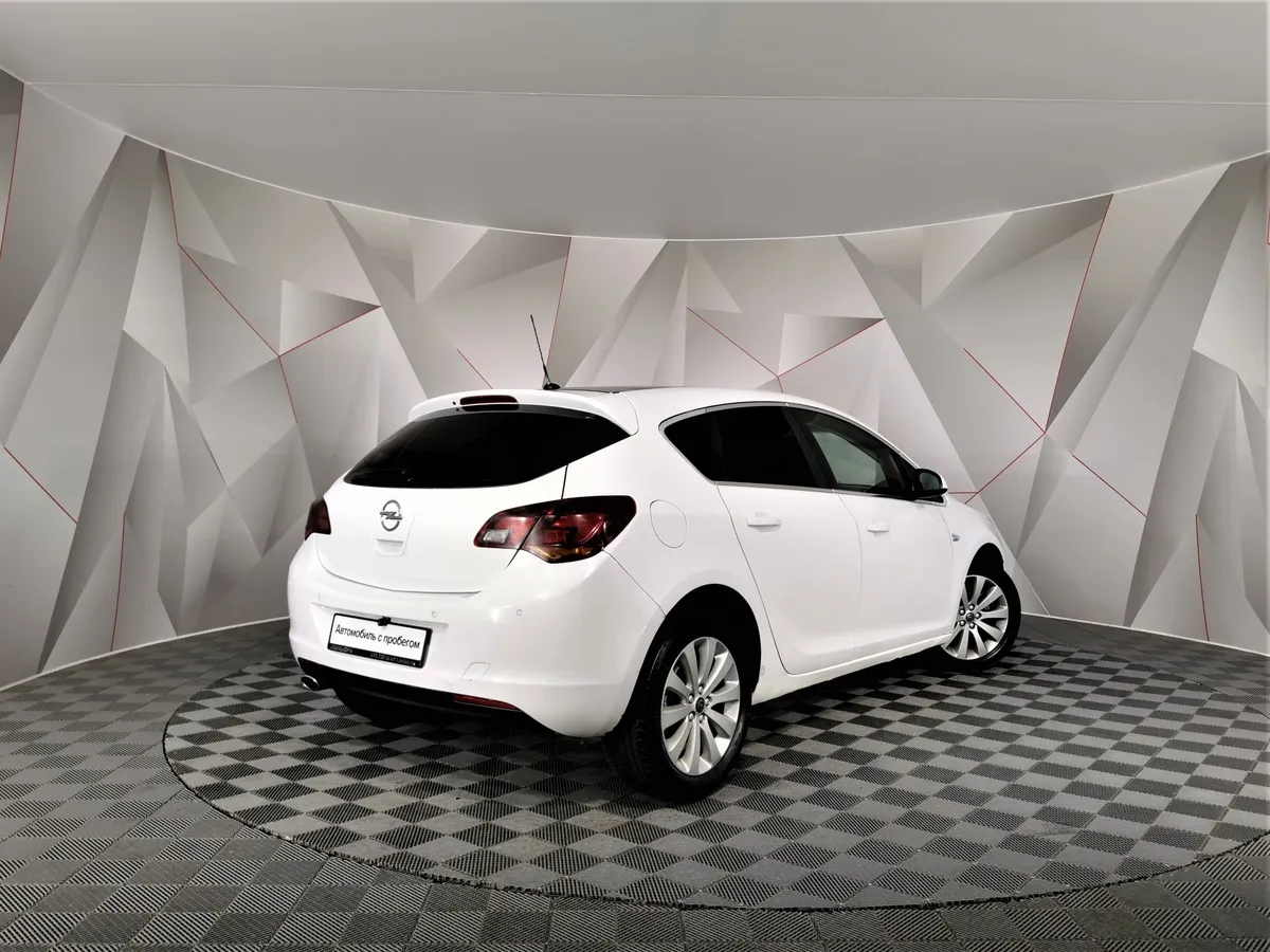 Opel Astra 1.4 Turbo AT (140 л.с.) Комбинированный в АВИЛОН. Слайд №2