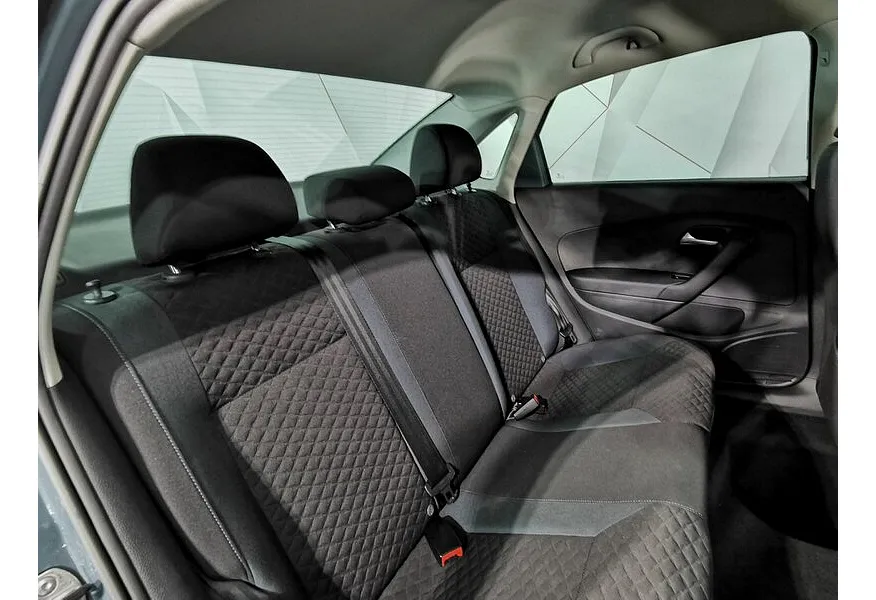 Volkswagen Polo 1.6 MPI AT (110 л.с.) Highline Синий в АВИЛОН. Слайд №15