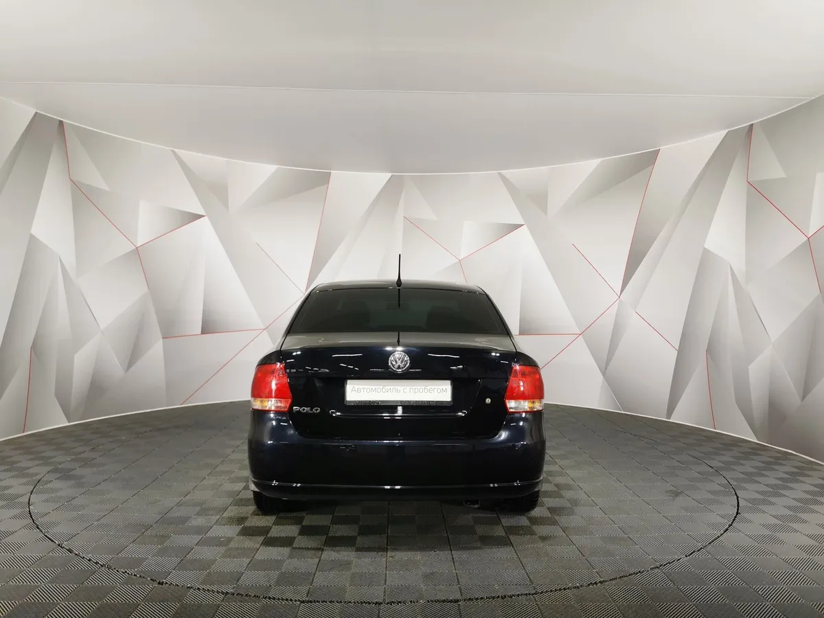 Volkswagen Polo 1.6 MT (105 л.с.) Черный в АВИЛОН. Слайд №8