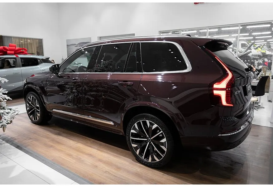 Volvo XC90 2.0 B5 mild hybrid AT AWD (7 мест) (250 л.с.) Ultra Bright Красный в АВИЛОН. Слайд №5