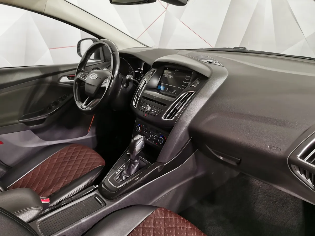 Ford Focus 1.5 EcoBoost AT (150 л.с.) Titanium Серый в АВИЛОН. Слайд №13