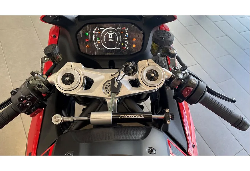 QJMOTOR SRK 921 RR 921 см³ (129 л.с.) (129) 921 Красный в АВИЛОН. Слайд №9