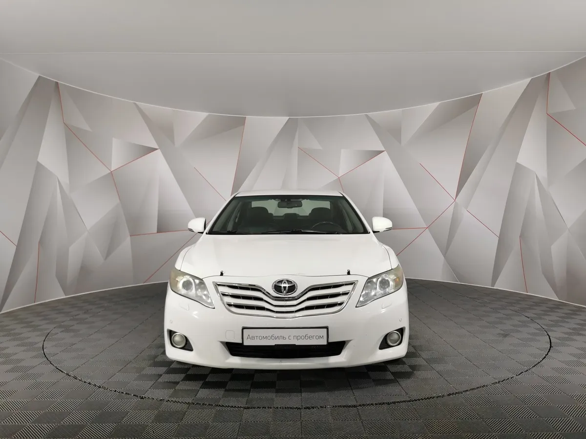 Toyota Camry 2.4 VVT-i AT (167 л.с.) Белый в АВИЛОН. Слайд №7