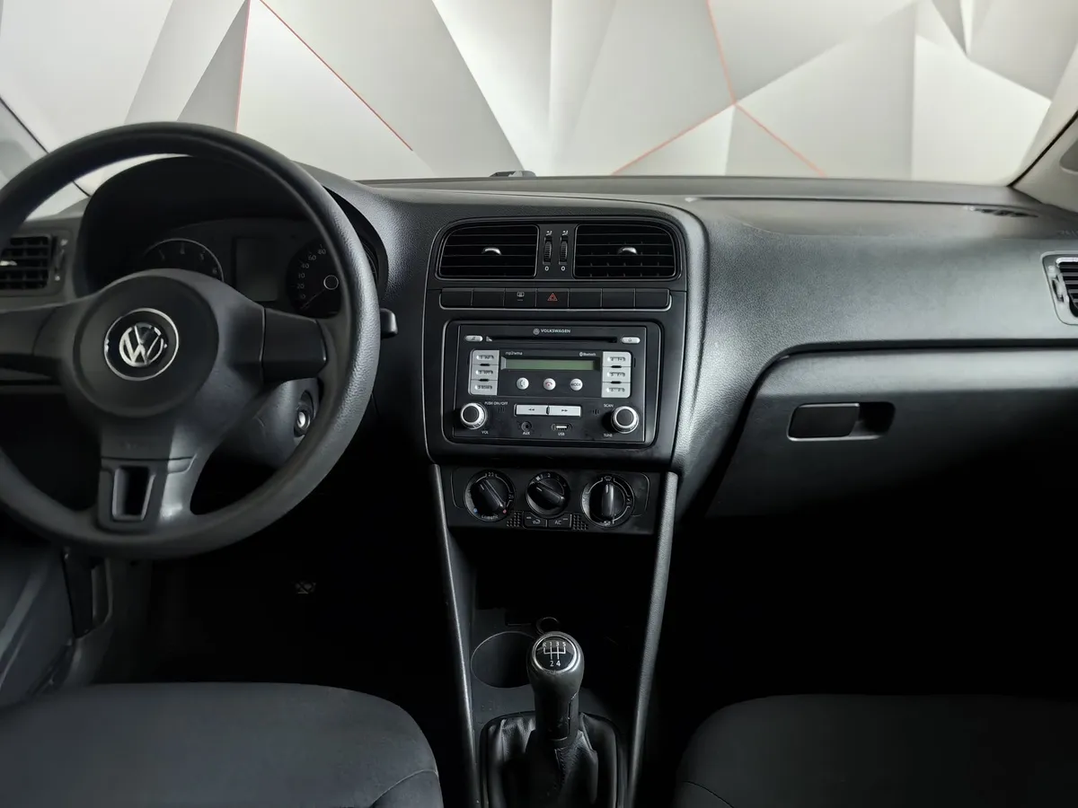 Volkswagen Polo 1.4 MT (80 л.с.) Белый в АВИЛОН. Слайд №15
