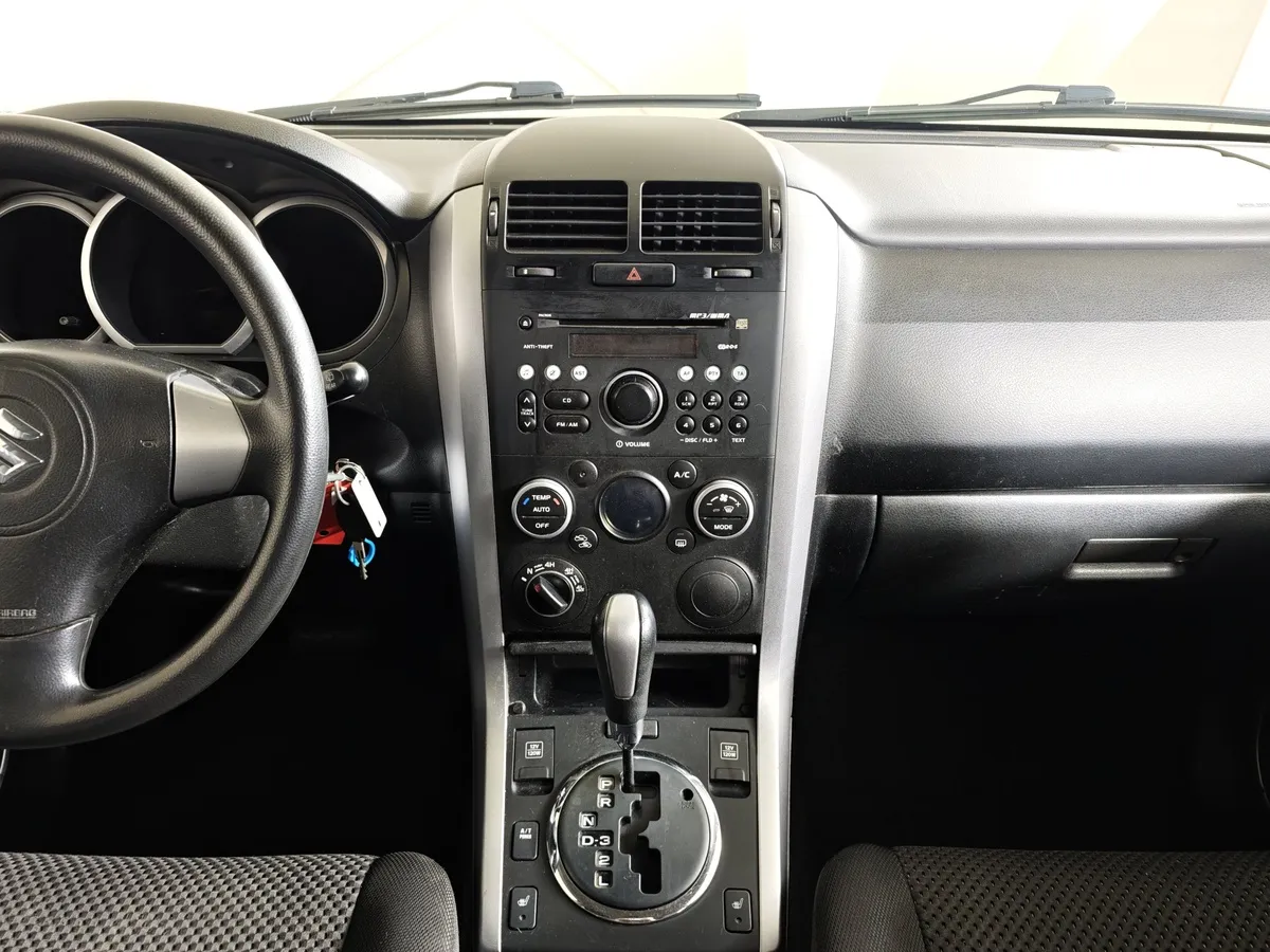 Suzuki Grand Vitara 2.0 AT AWD (140 л.с.) Бежевый в АВИЛОН. Слайд №14