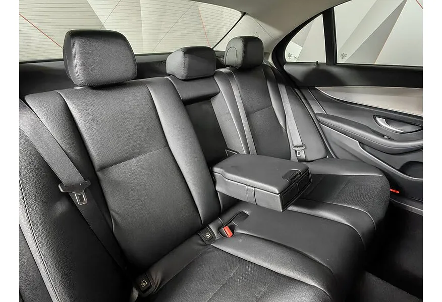 Mercedes-Benz E-Класс E 200 9G-TRONIC (197 л.с.) Черный в АВИЛОН. Слайд №16