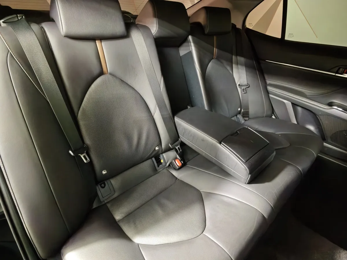 Toyota Camry 2.5 AT (181 л.с.) Черный в АВИЛОН. Слайд №17