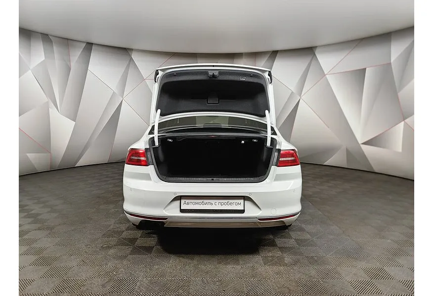 Volkswagen Passat 1.8 TSI BlueMotion DSG (180 л.с.) Highline Белый в АВИЛОН. Слайд №12