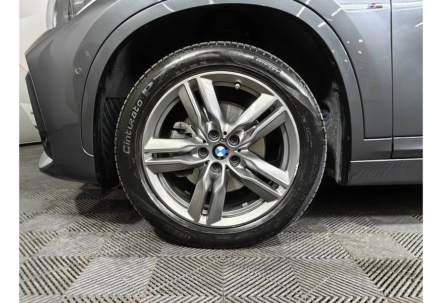 BMW X1 18d xDrive (150 л.с.) M Sport Серый в АВИЛОН. Слайд №7