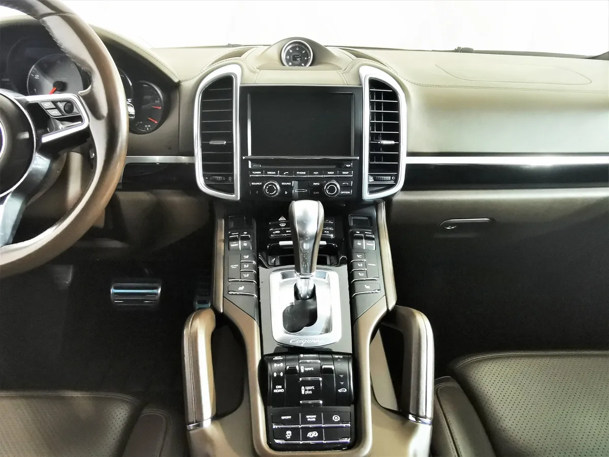 Porsche Cayenne S 3.6 Tiptronic S AWD (420 л.с.) Коричневый в АВИЛОН. Слайд №14
