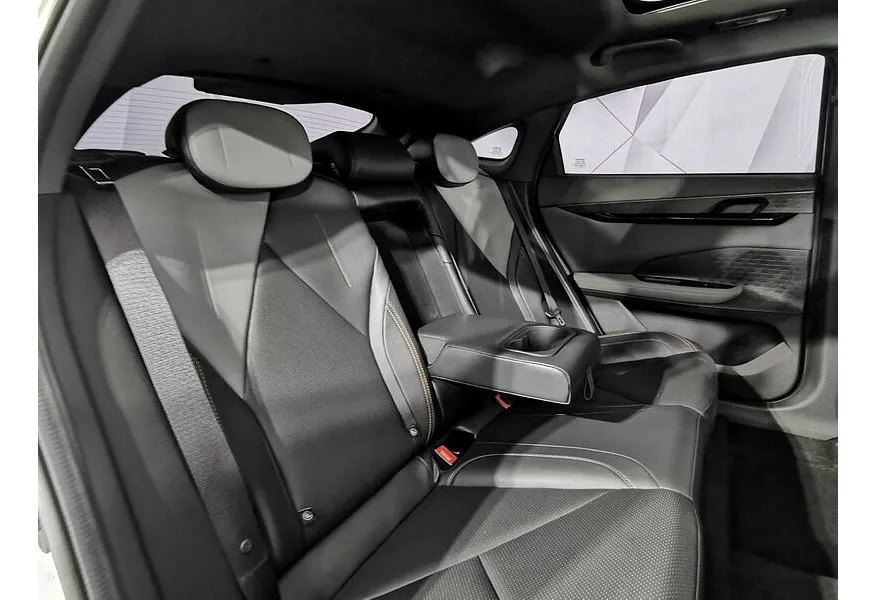 Changan UNI-V 1.5 AMT (181 л.с.) LX Белый в АВИЛОН. Слайд №16